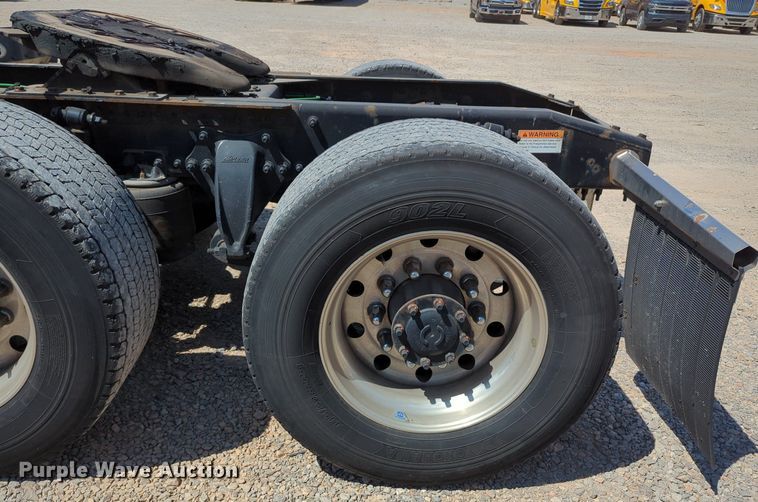 image for item MY9965 2018 Freightliner Cascadia  semi truck