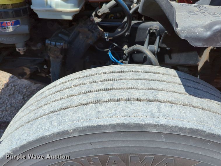 image for item MY9965 2018 Freightliner Cascadia  semi truck