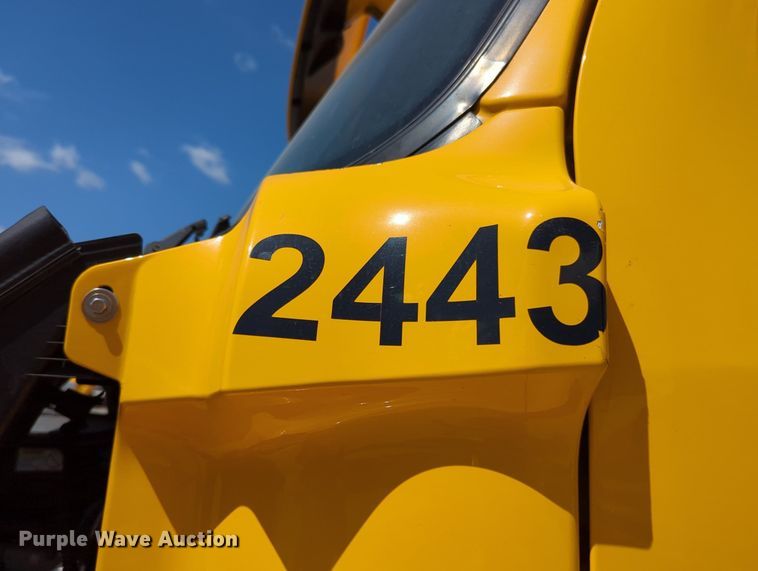 image for item MY9965 2018 Freightliner Cascadia  semi truck