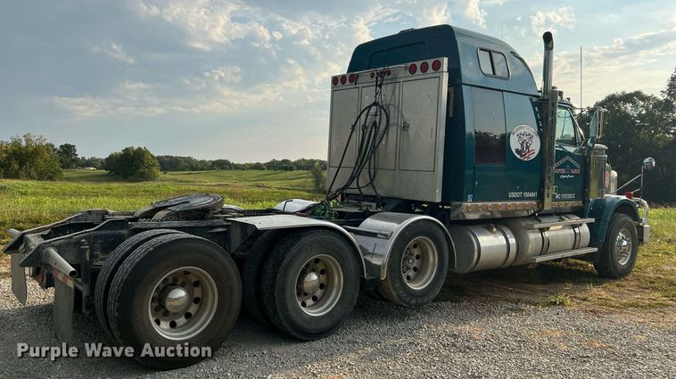 image for item NA9169 2001 Western Star 4964FX  semi truck