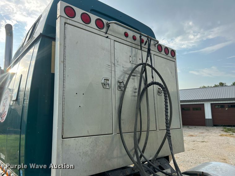 image for item NA9169 2001 Western Star 4964FX  semi truck