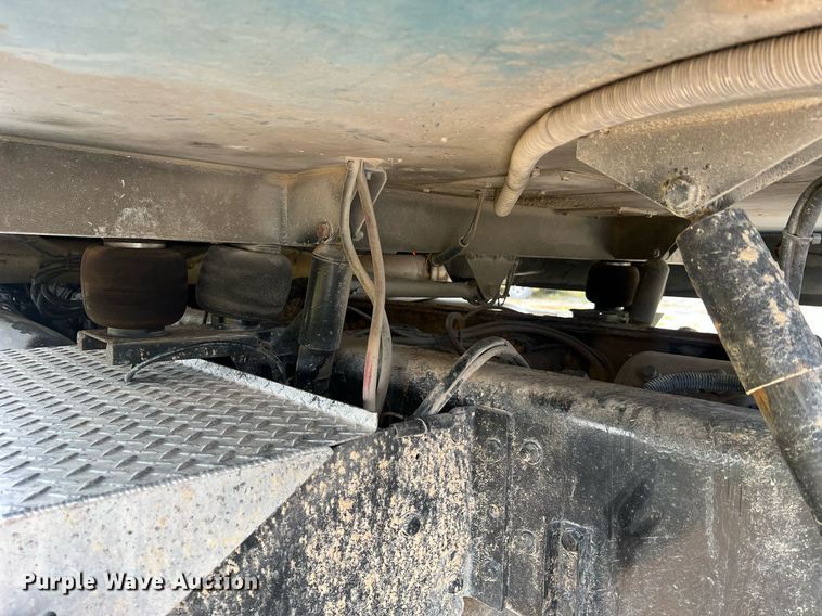 image for item NA9169 2001 Western Star 4964FX  semi truck