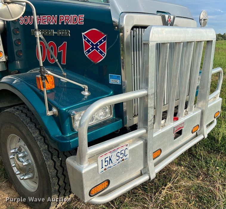 image for item NA9169 2001 Western Star 4964FX  semi truck