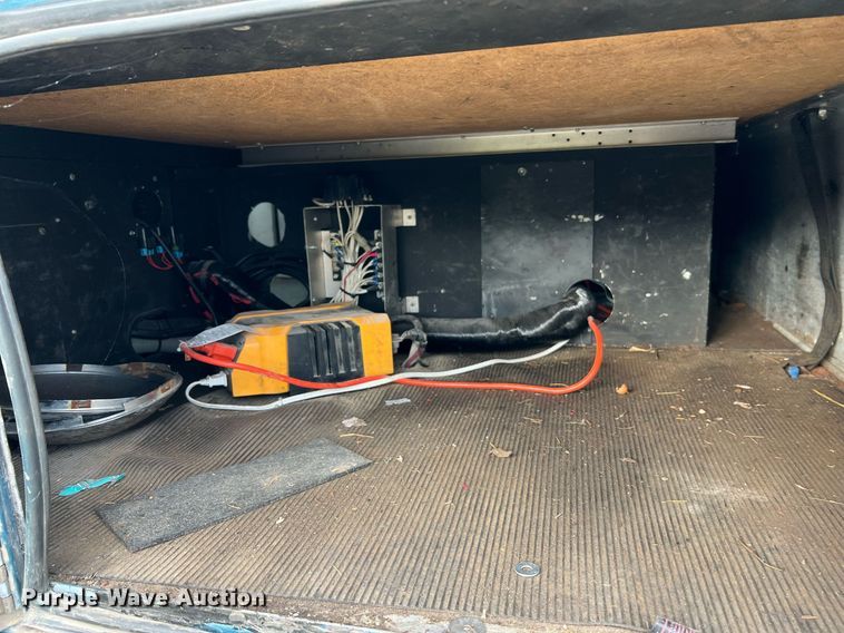 image for item NA9169 2001 Western Star 4964FX  semi truck