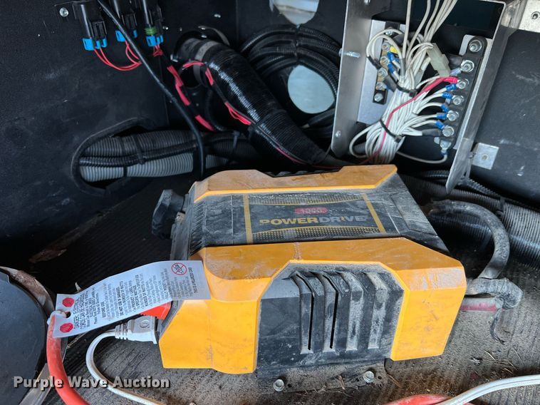 image for item NA9169 2001 Western Star 4964FX  semi truck