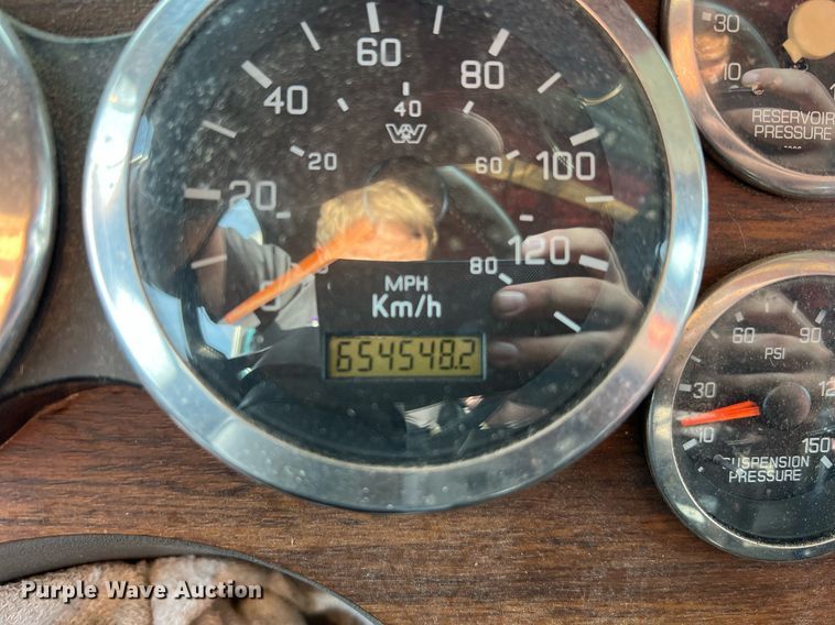 image for item NA9169 2001 Western Star 4964FX  semi truck