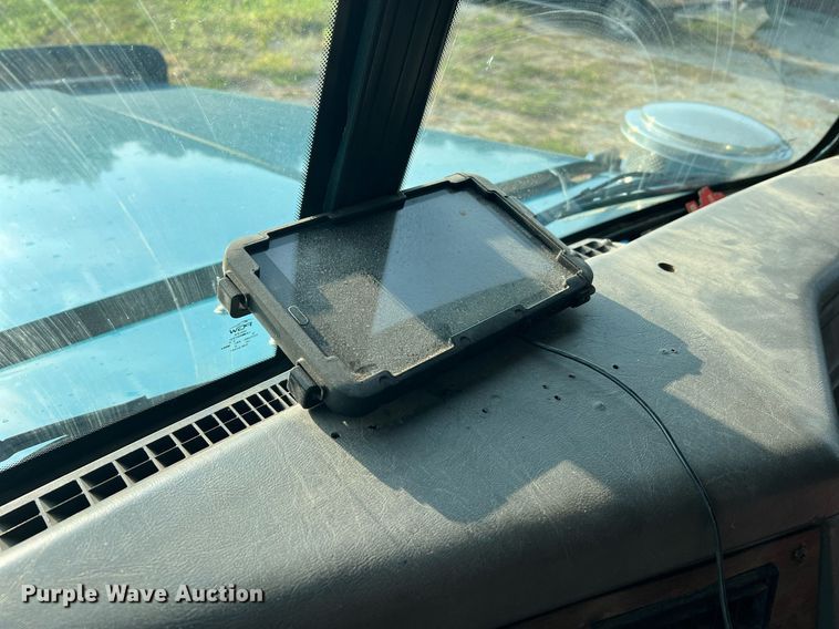 image for item NA9169 2001 Western Star 4964FX  semi truck