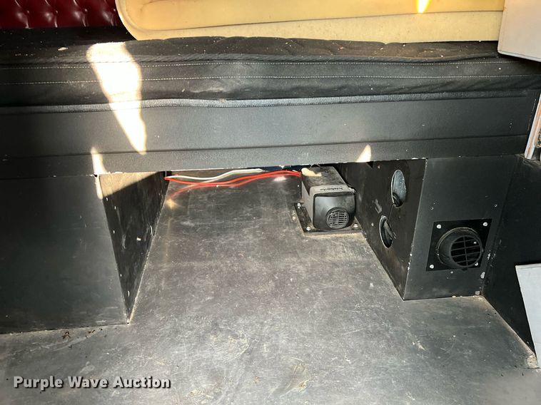 image for item NA9169 2001 Western Star 4964FX  semi truck