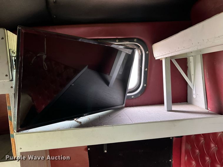 image for item NA9169 2001 Western Star 4964FX  semi truck