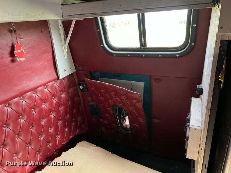 image for item NA9169 2001 Western Star 4964FX  semi truck