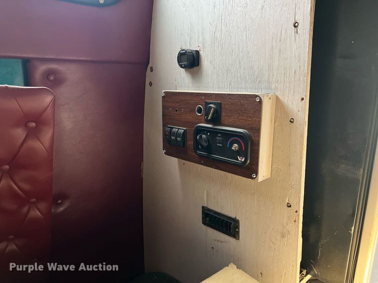 image for item NA9169 2001 Western Star 4964FX  semi truck