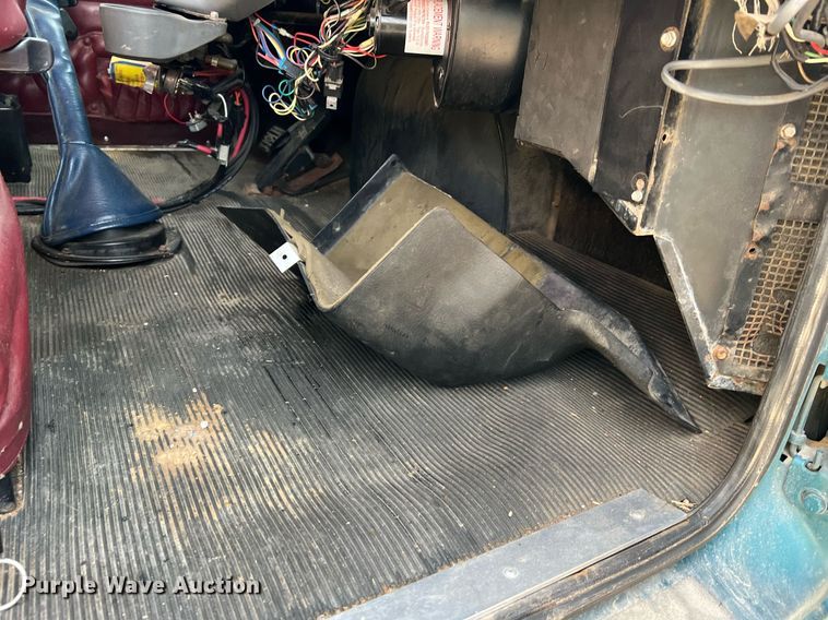 image for item NA9169 2001 Western Star 4964FX  semi truck