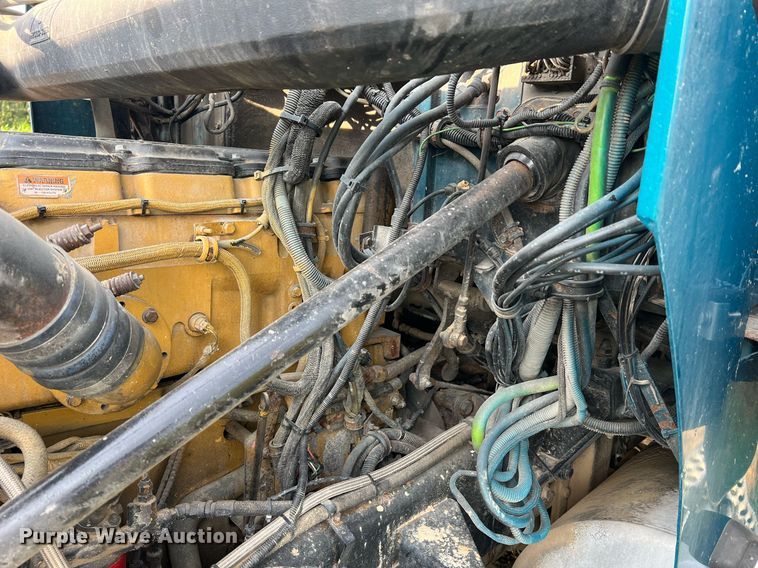 image for item NA9169 2001 Western Star 4964FX  semi truck