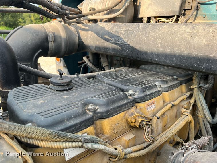 image for item NA9169 2001 Western Star 4964FX  semi truck