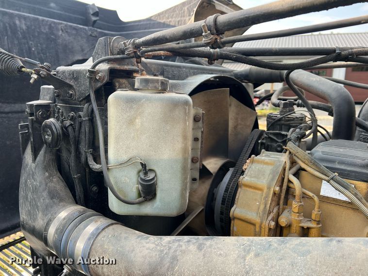 image for item NA9169 2001 Western Star 4964FX  semi truck