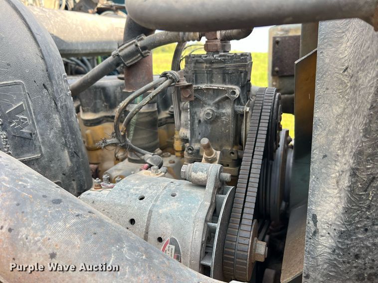 image for item NA9169 2001 Western Star 4964FX  semi truck