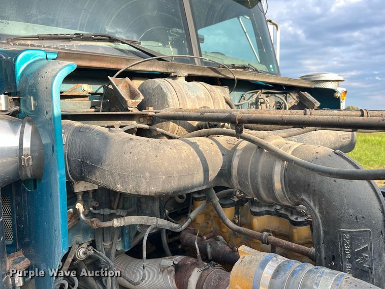 image for item NA9169 2001 Western Star 4964FX  semi truck