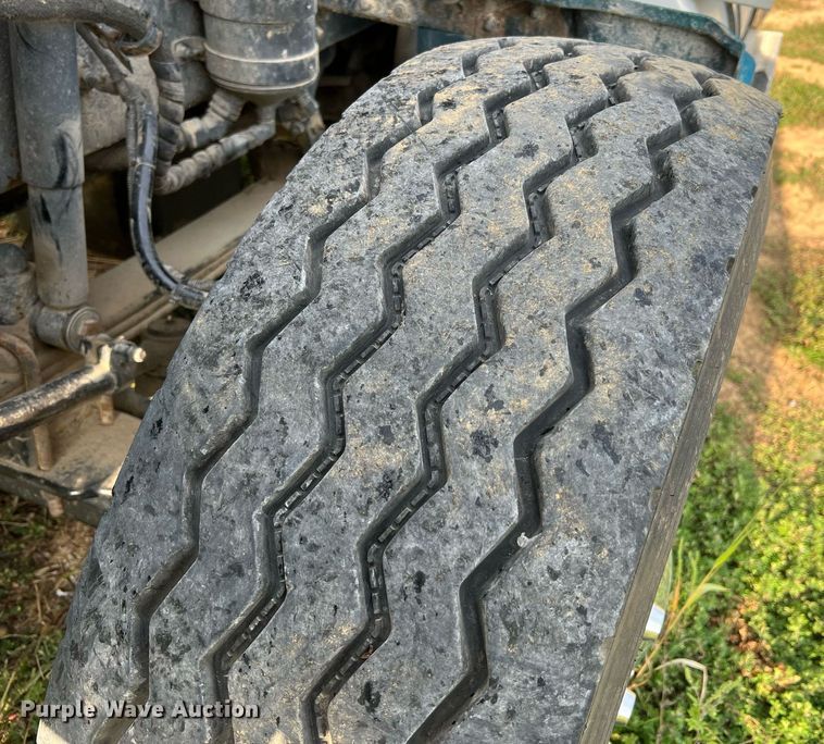 image for item NA9169 2001 Western Star 4964FX  semi truck