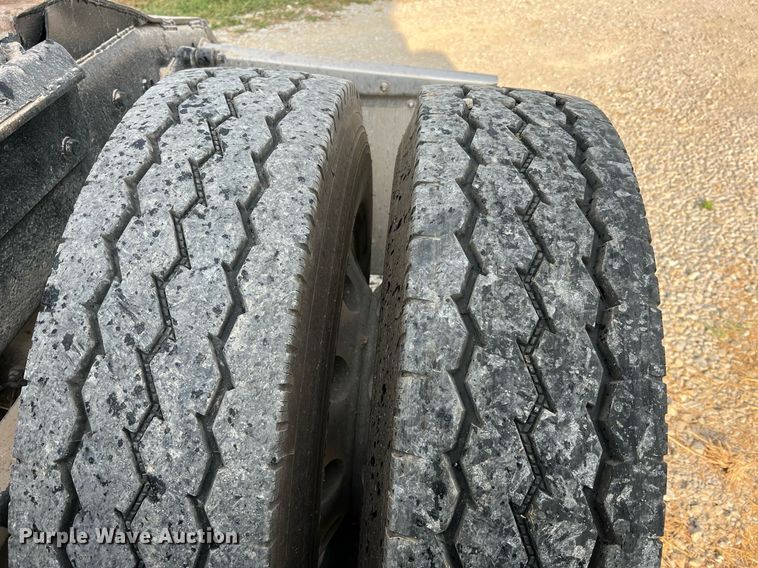 image for item NA9169 2001 Western Star 4964FX  semi truck