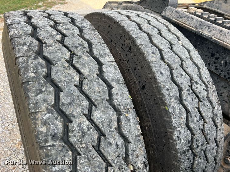 image for item NA9169 2001 Western Star 4964FX  semi truck