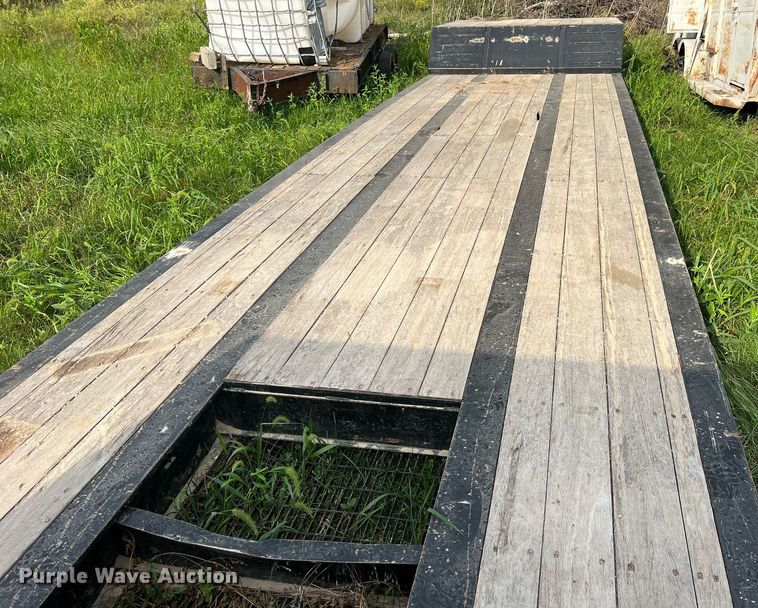 image for item NA9170 2021 Kalyn Siebert HRGN-2-40T  lowboy equipment trailer