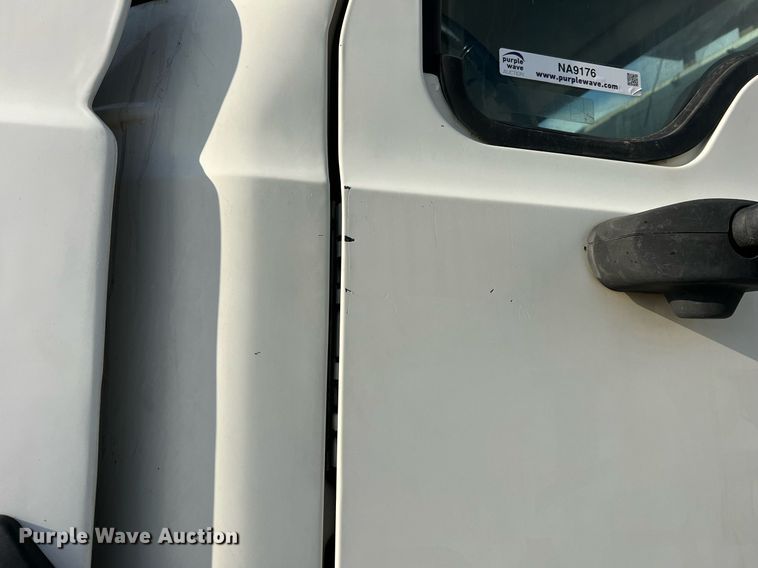 image for item NA9176 2007 Mack CHN613  semi truck