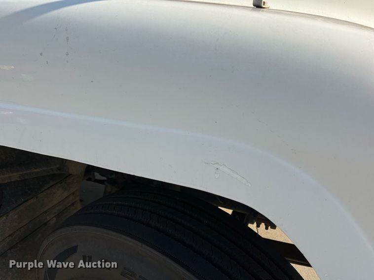 image for item NA9176 2007 Mack CHN613  semi truck