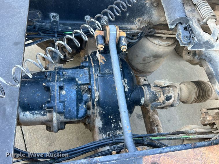 image for item NA9176 2007 Mack CHN613  semi truck