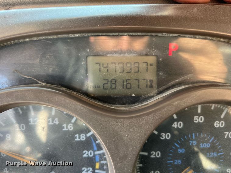 image for item NA9176 2007 Mack CHN613  semi truck