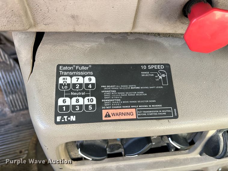 image for item NA9176 2007 Mack CHN613  semi truck