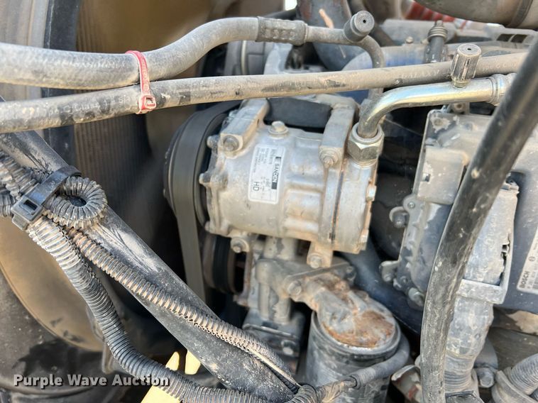 image for item NA9176 2007 Mack CHN613  semi truck