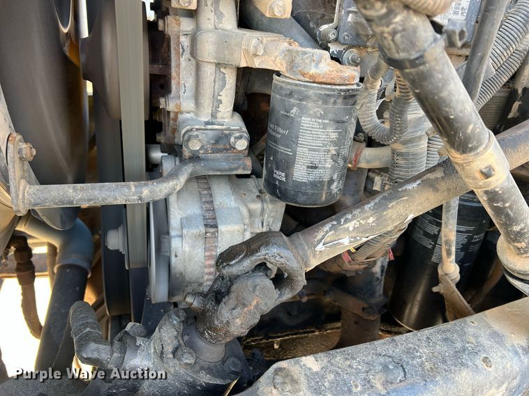 image for item NA9176 2007 Mack CHN613  semi truck