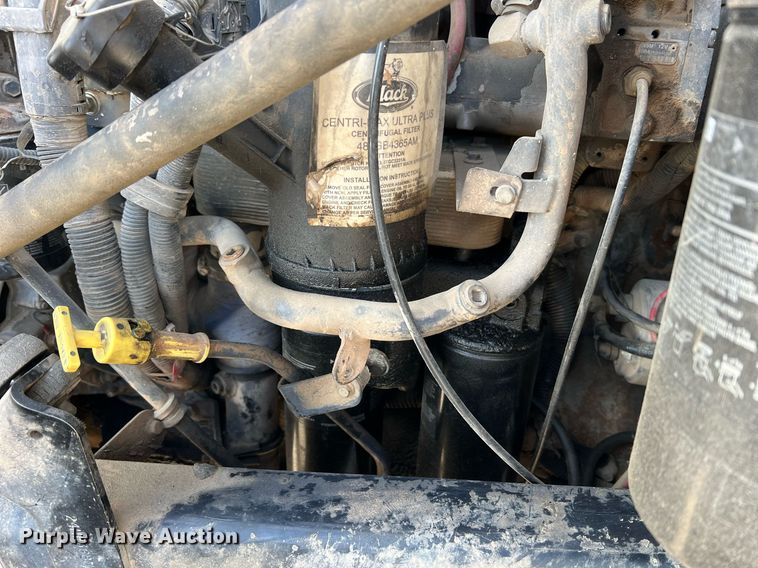 image for item NA9176 2007 Mack CHN613  semi truck