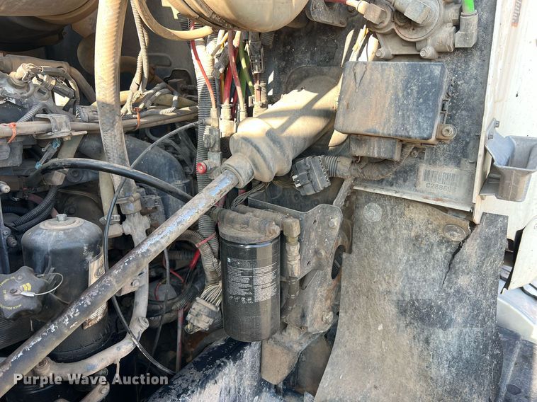 image for item NA9176 2007 Mack CHN613  semi truck