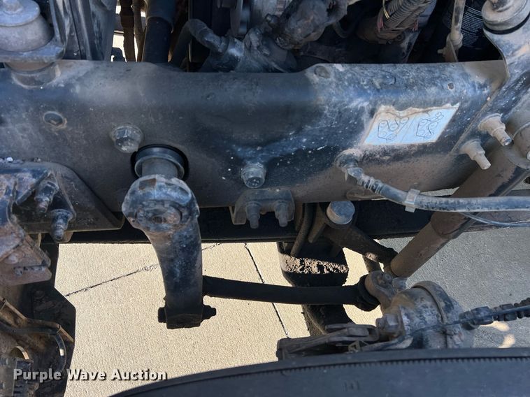 image for item NA9176 2007 Mack CHN613  semi truck