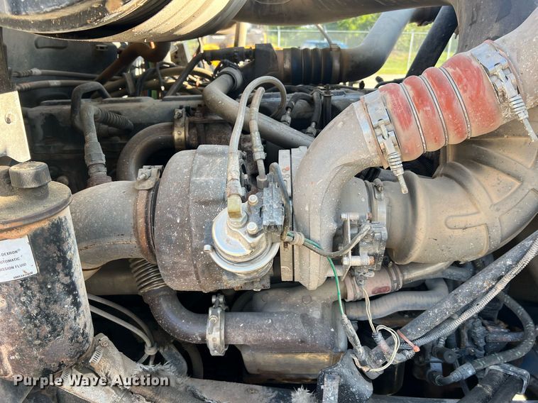 image for item NA9176 2007 Mack CHN613  semi truck