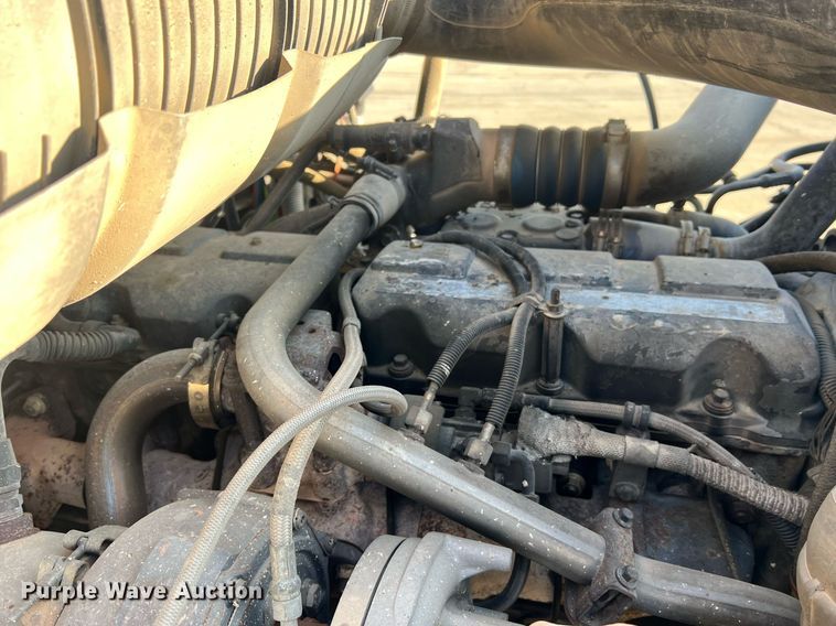 image for item NA9176 2007 Mack CHN613  semi truck