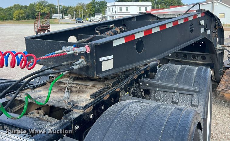 image for item NA9183 1998 Dynaweld  lowboy equipment trailer