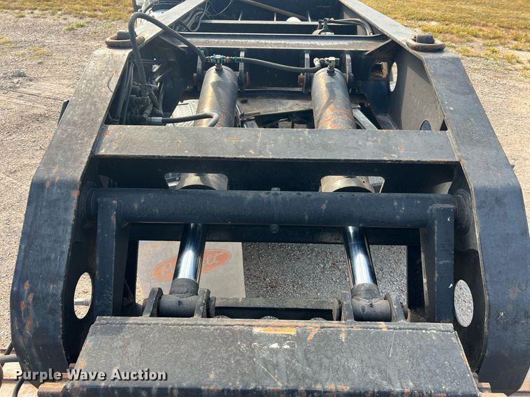 image for item NA9183 1998 Dynaweld  lowboy equipment trailer