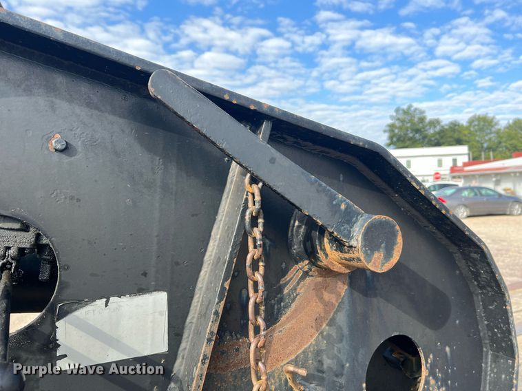 image for item NA9183 1998 Dynaweld  lowboy equipment trailer