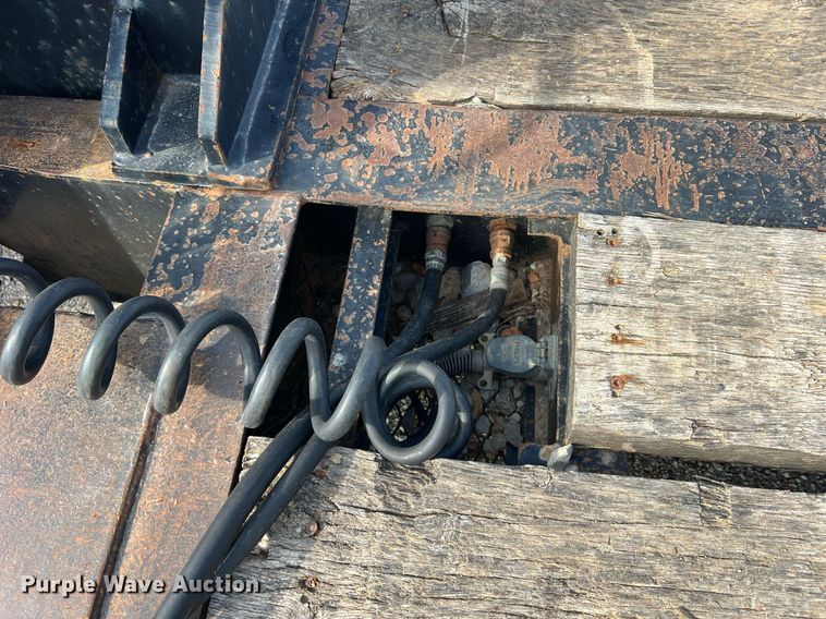 image for item NA9183 1998 Dynaweld  lowboy equipment trailer