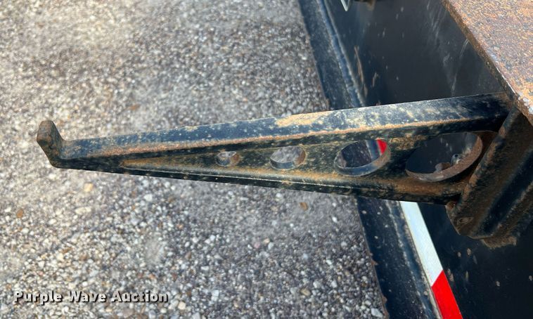 image for item NA9183 1998 Dynaweld  lowboy equipment trailer