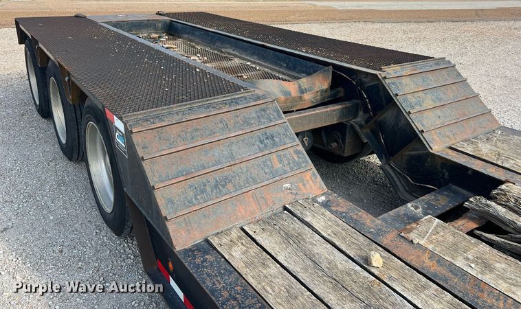 image for item NA9183 1998 Dynaweld  lowboy equipment trailer