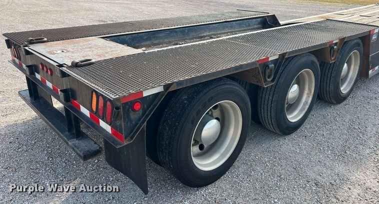image for item NA9183 1998 Dynaweld  lowboy equipment trailer