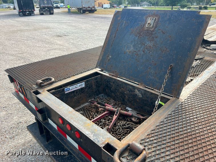 image for item NA9183 1998 Dynaweld  lowboy equipment trailer