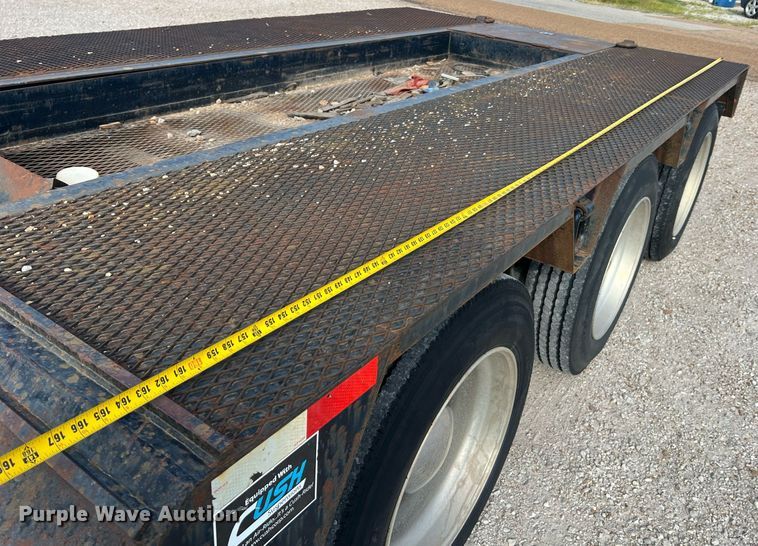 image for item NA9183 1998 Dynaweld  lowboy equipment trailer