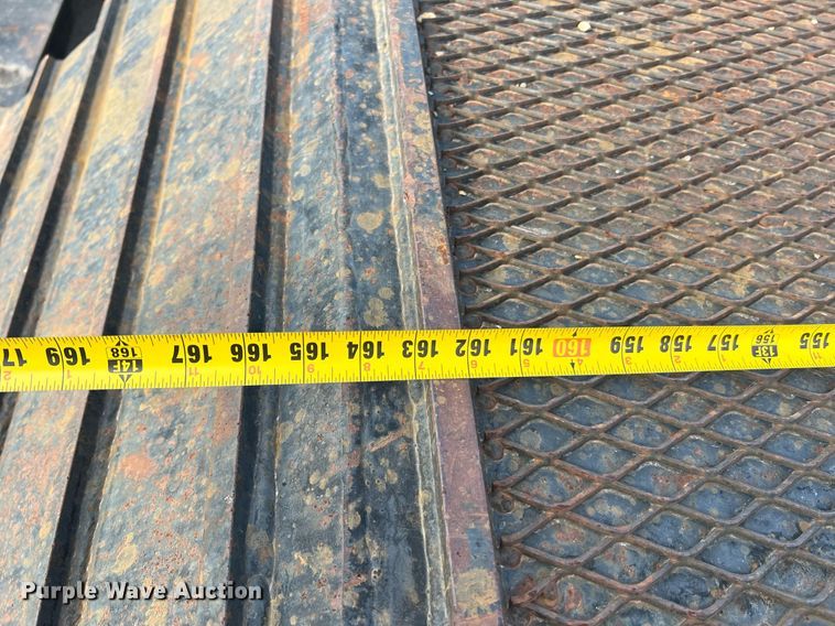 image for item NA9183 1998 Dynaweld  lowboy equipment trailer