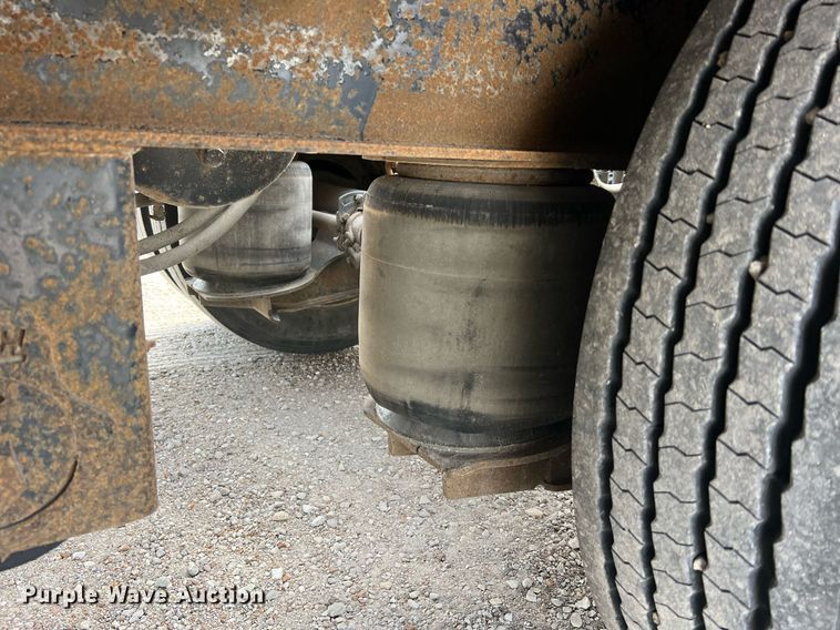 image for item NA9183 1998 Dynaweld  lowboy equipment trailer