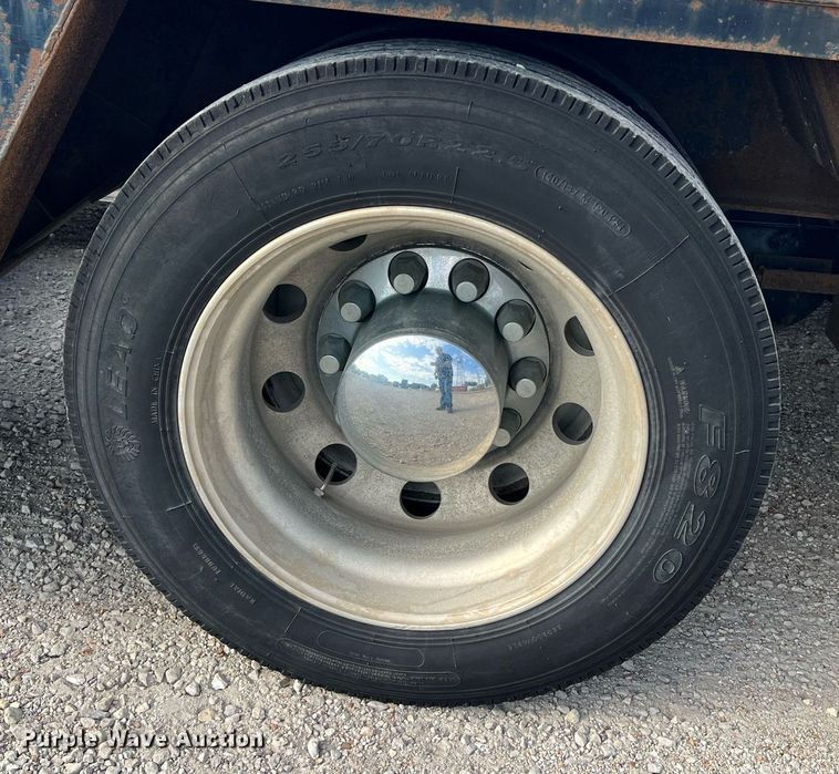 image for item NA9183 1998 Dynaweld  lowboy equipment trailer