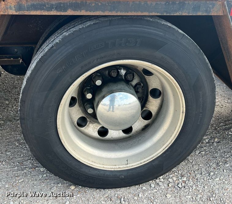 image for item NA9183 1998 Dynaweld  lowboy equipment trailer